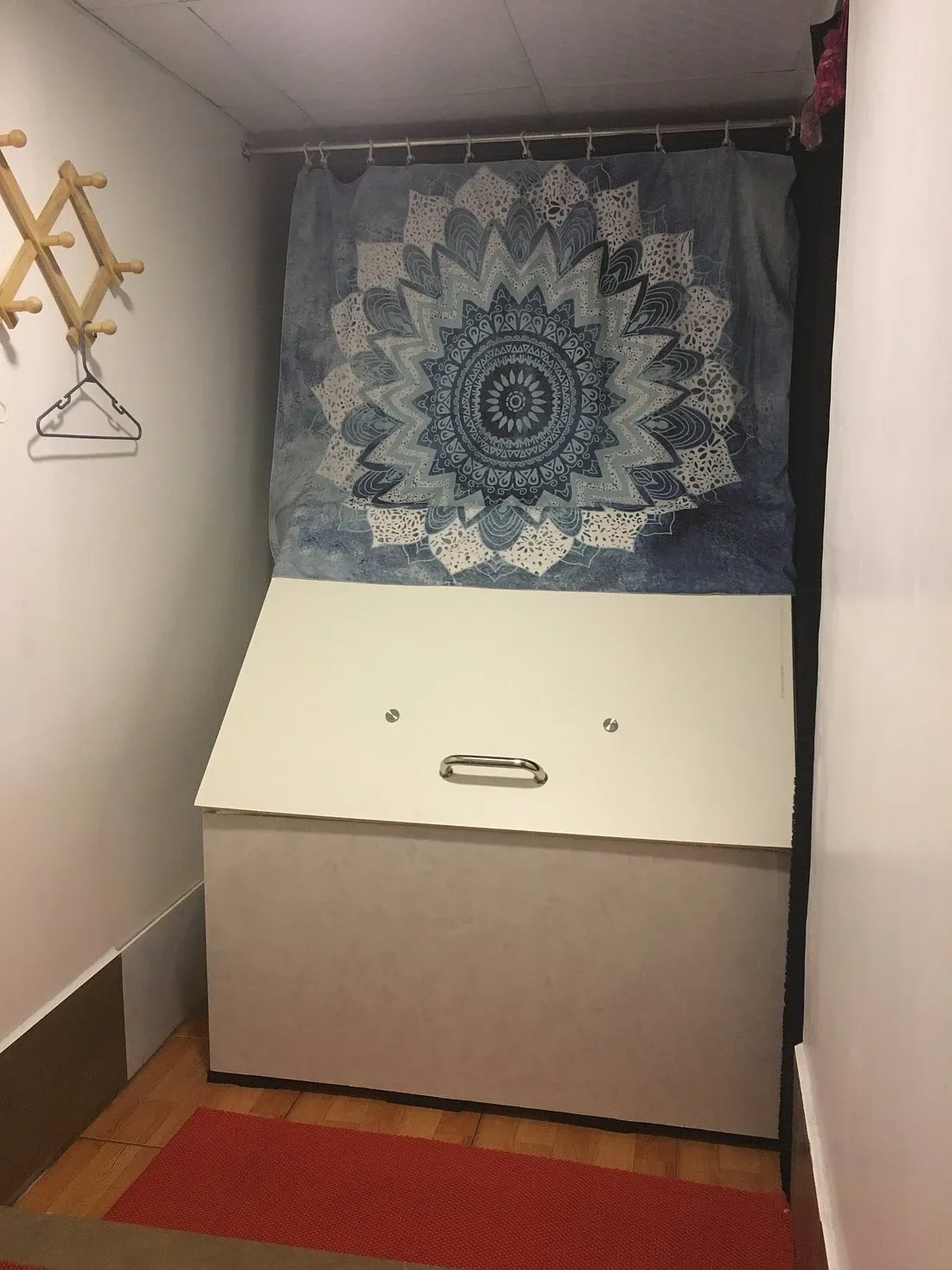 Bể Thiền Nổi kiểu Samadhi tại Float Hanoi, nắp đóng – Float Hanoi Samadhi-style float tank
