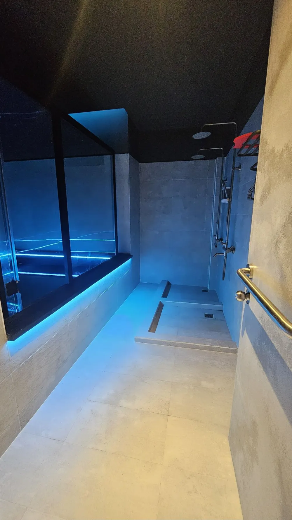 Phòng float riêng với vòi sen tại Ōmni Space – A private float room with its own shower at Ōmni Space